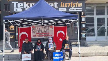 Muş'ta Evlat Nöbeti Devam Ediyor