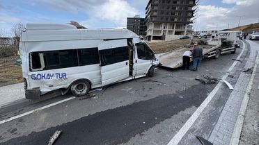 Samsun'da devrilen servis minibüsündeki 1 kişi yaralandı