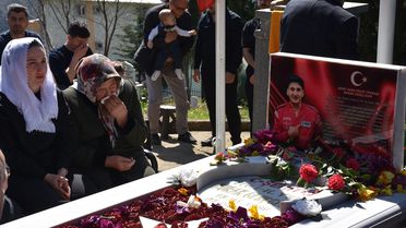 Şehit Hava Pilot Yüzbaşı Burak Gençcelep, memleketi Trabzon'da anıldı