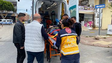 Antalya'da Motosiklet Kazası: Sürücü Yaralı