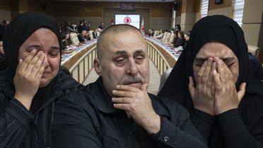 İsyan Meclis'e taşındı! Mikrofonu eline alan gözyaşlarına boğuldu