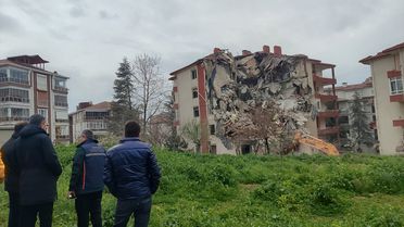 Tekirdağ'da Riskli Dairelerin Yıkımına Başlandı