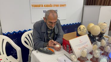 Yumurta Kabuğu Sanatıyla Tanınan Yüksel Yoldaş