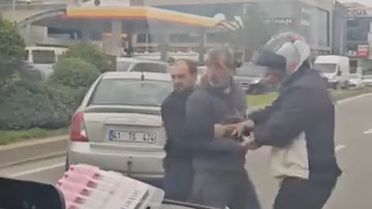Ümraniye'de Yol Verme Kavgası