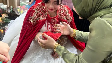 Down Sendromlu Gülayfer'in Düğün Hayali Gerçekleşti