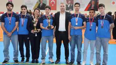 Hatay’da voleybol şöleni finalle sona erdi, şampiyonlar kupalarına kavuştu