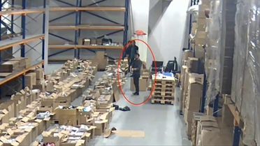 Görüntüler İstanbul Havalimanı'ndan! Vurgunu yapıp bir de şampanya patlatmışlar