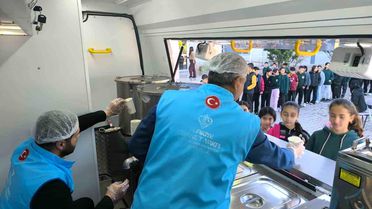 Öğrencilere Sıcak Çorba İkramı