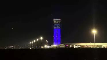 Havalimanı Mavi Işıkla Aydınlatıldı