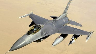 ABD’ye ait F-16 Suudi Arabistan hava sahasında acil durum ilan etti