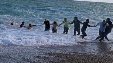 Dünyaca ünlü sahilde can pazarı: 2 kardeş kurtuldu, kuzen hayatını kaybetti