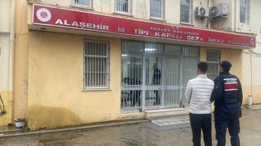 Manisa'da 5 Bin Sentetik Hap Ele Geçirildi
