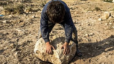Mardin'de mayın patlamasında iki kardeş yaralandı