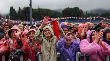 Özgür Özel: CHP Asla Teslim Olmaz!