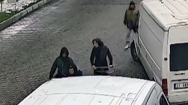 Adana'da Yankesicilik: 3 Cep Telefonu Çalındı