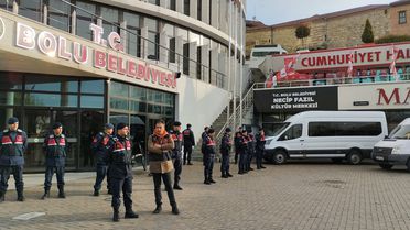 Bolu'da Belediye Başkanı ve Yardımcısı Tutuklandı