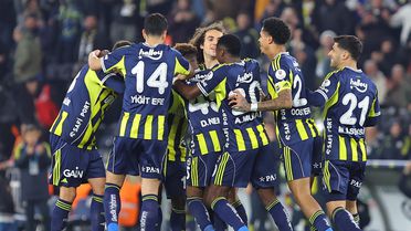 Fenerbahçe-Beşiktaş Derbisi Başlıyor