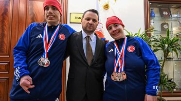 Otizmli İkizler Kayak Şampiyonasında Başarıya Ulaşmıştı