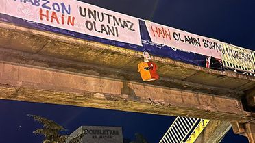 Sözün bittiği yer! Trabzon'da Uğurcan Çakır'a olay pankart