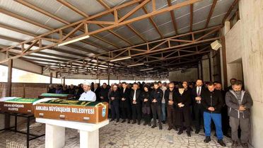 Ankara'daki otobüs kazasında hayatını kaybeden 4 kişi son yolculuğuna uğurlandı