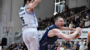 Basketbol Süper Ligi: Aliağa Petkimspor: 60 A. Efes: 85