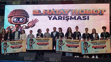 Depremzede öğrencilerin hayallerini gerçeğe dönüştürdükleri 'Hatay Bot' robot yarışması sona erdi