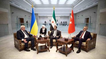 Fidan'dan Suriye'de Üçlü Görüşme