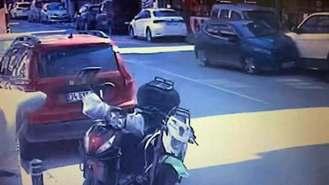 Küçükçekmece'de Kaza: Araç Takla Attı