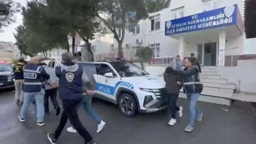 Ayvalık'ta 37 Kaçak Göçmen ve 6 Organizatör Yakalandı