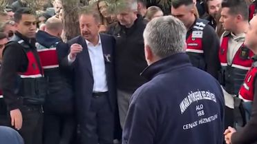 Kürt Ahmet'in cenazesinde dikkat çeken uyarı: Tokalaşmaya çalışmayın