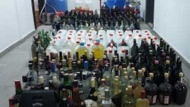 Ayvalık'ta Kaçak İçki ve Sigara Operasyonu