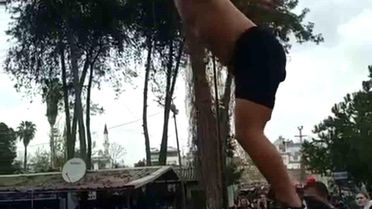 Şelaleden Suya Atlayan Kişiye Para Cezası