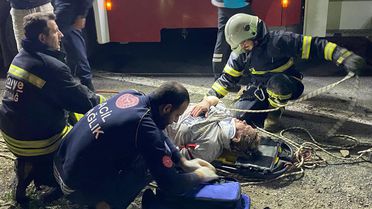 Şarköy'de Uçurumdan Düşen Araçta 3 Yaralı