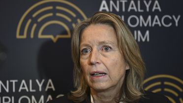 Ollongren: Savaşta Çocukları Koruma Sorumluluğu