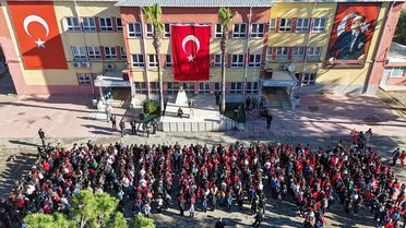 Adana'da Bayrak Töreni