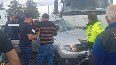 Gölbaşı'nda Tır-Otomobil Çarpışması: 1 Ölü