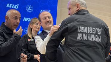 'AFAD Akreditasyon Sistemi'ne dahil olan 51 gönüllü ekip, armalarını aldı