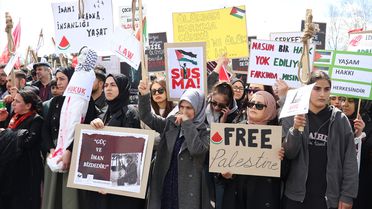 AİÇÜ'den Filistin'e Destek Yürüyüşü