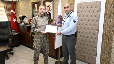 Güvenlik Görevlisine Teşekkür