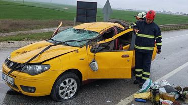 Merzifon'da Otomobil Devrildi, 2 Yaralı