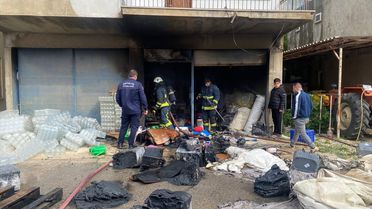 Antalya'da Züccaciye Deposunda Yangın