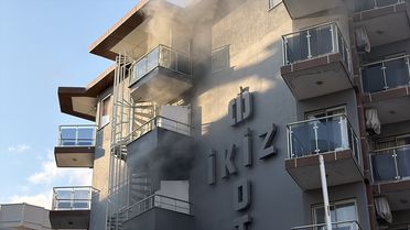 Alanya'daki Tadilat Halindeki Otelde Yangın