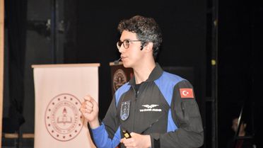 Türkiye'nin İkinci Astronotu Öğrencilerle Buluştu
