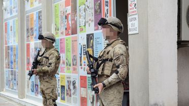 Dolandırıcılık Operasyonunda 17 Gözaltı