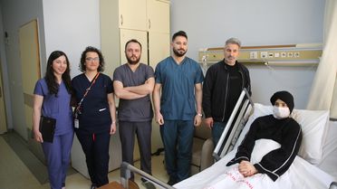 Aynı masada hem sezaryen hem de beyin ameliyatı yapılan kadın sağlığına kavuştu