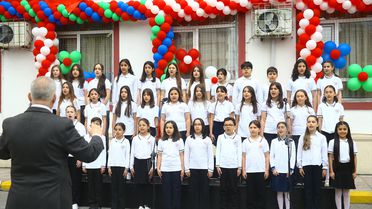 Azerbaycan'da 23 Nisan Ulusal Egemenlik ve Çocuk Bayramı kutlandı