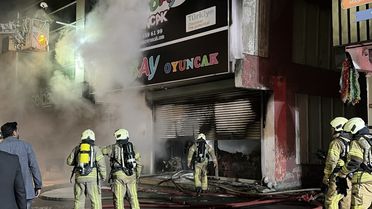 Bağcılar'da Yangın: İtfaiye Müdahale Etti