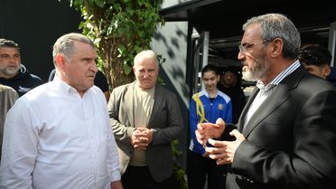 Bakan Bak, Edirne'de Kürek Sporcularını Ziyaret Etti
