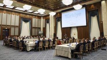Bakan Şimşek, 'Türkiye Yüzyılı: Yatırım İçin Güçlü Merkez' konulu basın toplantısında sunum yaptı Açıklaması