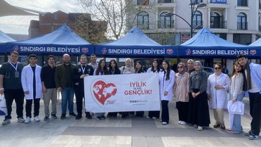 Sındırgı'da Tıp Öğrencilerinden Sağlık Taraması